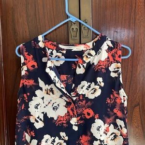 Sleeveless colorful dress shirt